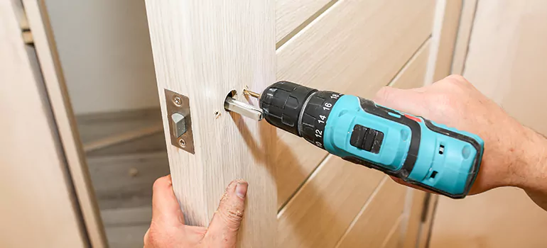 Old Door Knob Repair in Maple Leaf, Ontario