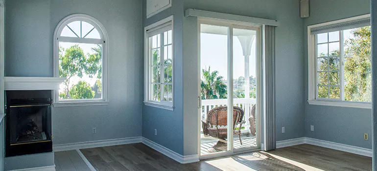 Glass Door Repair in Maple Leaf, ON