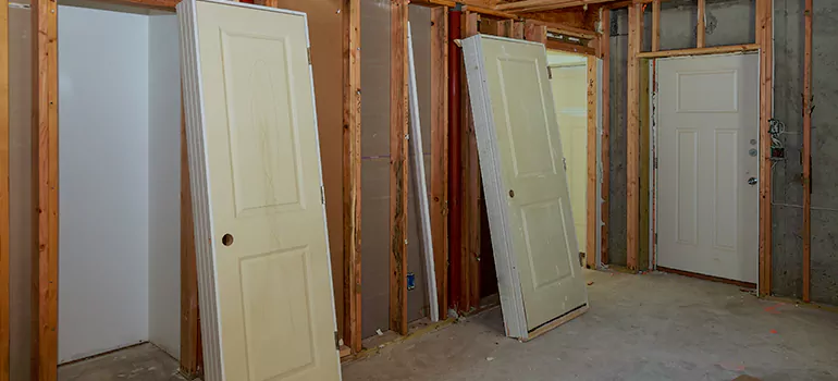 Heavy Duty Sliding Door in Maple Leaf, ON