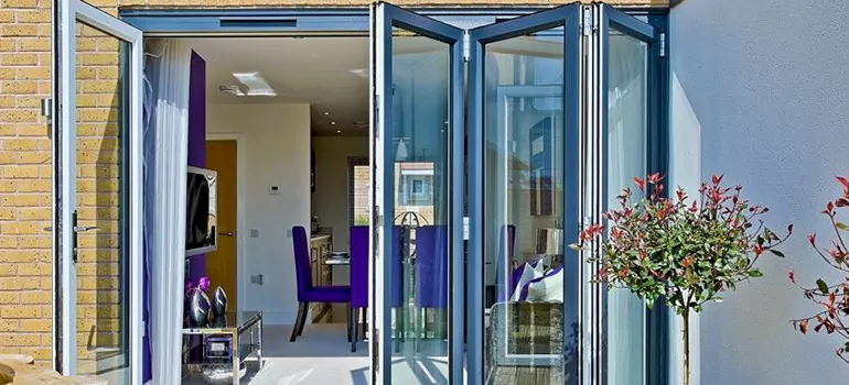 Commercial Door Glass Repair in Westminster, ON